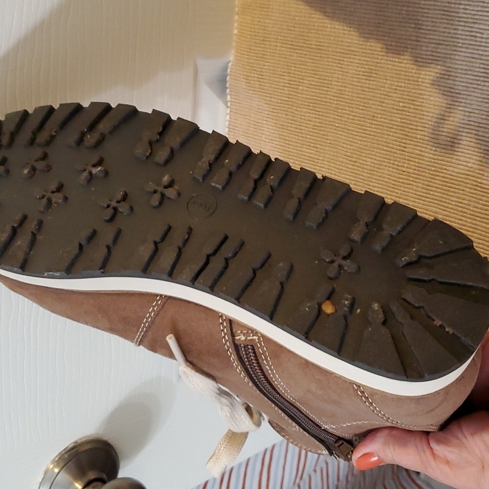 Universal Threads Woman's Combat Boots Size 9 - image 5